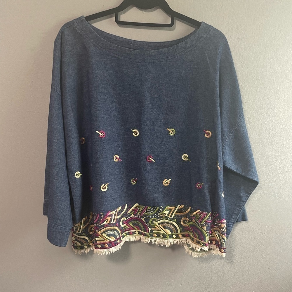 Gene Ewings BIS Vintage wrinkled rich denim knit embroidered top. Size Medium.